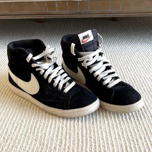 Nike Womens’ Blazer Mid in Black Suede